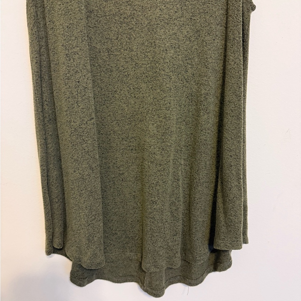 2/$15 Old Navy Olive Green Sleeveless Swing Tank Top | Petite Small - Picture 4 of 7